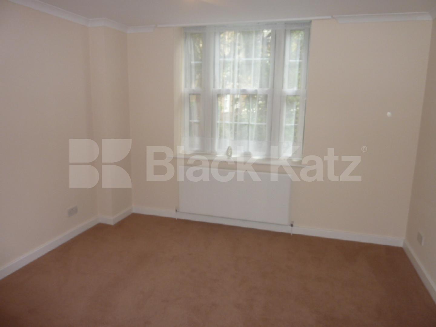 			NEW INSTRUCTION!, 2 Bedroom, 1 bath, 1 reception Flat			 Redhill Street, EUSTON